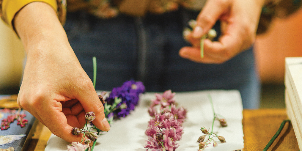 THE ART OF DRYING FLOWERS