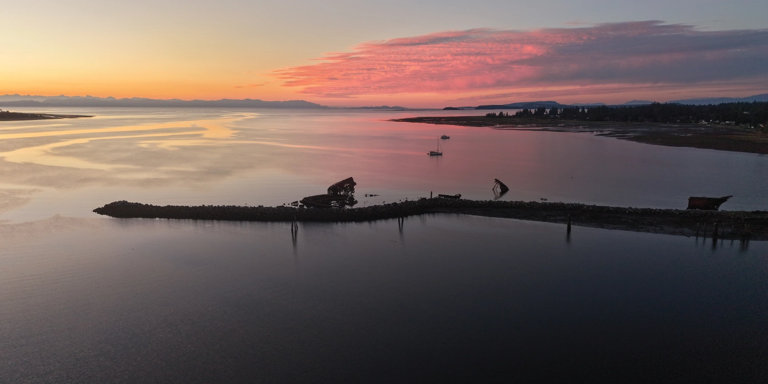 cvc-vol-47-intro-shipwrecks arial photograph of shipwrecks off the shore of Royston BC